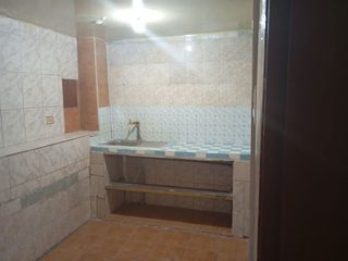 Foto 6 de CHIMBACALLE, vendo Propiedad rentera, 3 departamentos y una suite, 2 estacionamientos, patio