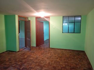 Foto 7 de CHIMBACALLE, vendo Propiedad rentera, 3 departamentos y una suite, 2 estacionamientos, patio