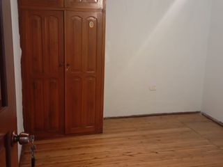 Foto 8 de CHIMBACALLE, vendo Propiedad rentera, 3 departamentos y una suite, 2 estacionamientos, patio