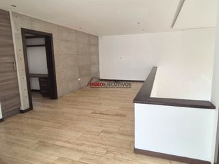 Foto 10 de Moderna casa de venta en Cumbayá, sector la Viña.