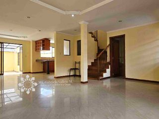 Foto 1 de SE VENDE - CASA CON 3 DORMITORIOS, PATIO POSTERIOR AMPLIO, DENTRO DE CONDOMINIO PRIVADO.