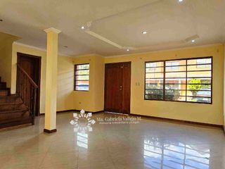 Foto 2 de SE VENDE - CASA CON 3 DORMITORIOS, PATIO POSTERIOR AMPLIO, DENTRO DE CONDOMINIO PRIVADO.