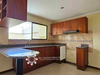 Foto 4 de SE VENDE - CASA CON 3 DORMITORIOS, PATIO POSTERIOR AMPLIO, DENTRO DE CONDOMINIO PRIVADO.