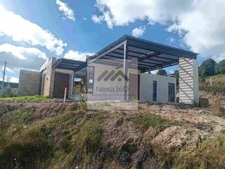 Foto 1 de Hermosa casa de lujo en Tarqui, está en urbanización privada, acabados de lujo , zona de alta plusvalía, 4 habitaciones.