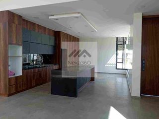 Foto 15 de Hermosa casa de lujo en Tarqui, está en urbanización privada, acabados de lujo , zona de alta plusvalía, 4 habitaciones.