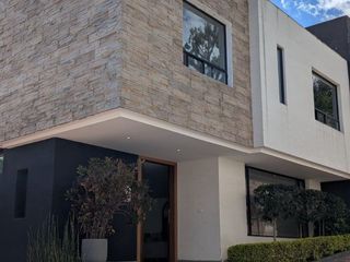 Foto 4 de RENTA CASA 3 DORMITORIOS AMOBLADA EN NAYON DENTRO DE URBANIZACION ALTA VISTA EN NAYON CON SEGURIDAD 24/7