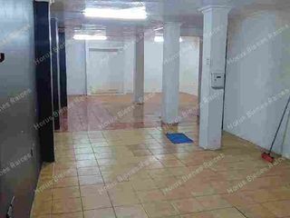 Foto 2 de sauces 8, Rentó Local Comercial en calle principal, diagonal UPC