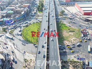 Foto 2 de ¡Oportunidad Única! Alquila Local Comercial en el Corazón de Lima Norte – 200 m² en Los Olivos