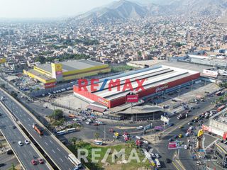 Foto 3 de ¡Oportunidad Única! Alquila Local Comercial en el Corazón de Lima Norte – 200 m² en Los Olivos