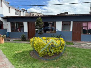 Foto 1 de CASA RENTERA  EN VENTA, EN LA MAGDALENA, QUITO
