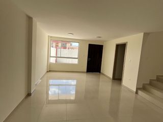 Foto 9 de SE VENDE CASA A ESTRENAR EN POMASQUI (240m2)