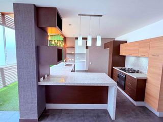 Foto 5 de Renta departamento moderno 2 cuadras de la Plaza de Cumbaya