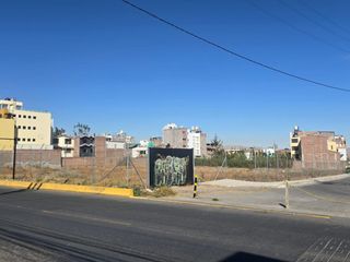 Foto 1 de Terreno Multiusos para Inversión de 5,769 m² con frente a la Avenida en Arequipa