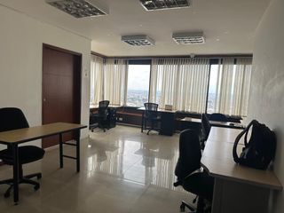 Foto 9 de Venta oficina y apartaestudio piso 25 edificio Torre de Cali