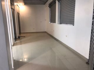 Foto 4 de 𝐀𝐋𝐐𝐔𝐈𝐋𝐄𝐑 𝐃𝐄 𝐋𝐎𝐂𝐀𝐋 𝐂𝐎𝐌𝐄𝐑𝐂𝐈𝐀𝐋 𝟏𝟒𝟓𝐌𝟐 - 𝐂𝐄𝐑𝐂𝐀𝐃𝐎 𝐃𝐄 𝐋𝐈𝐌𝐀