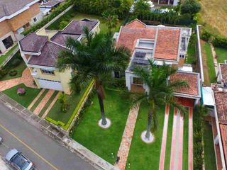 Foto 2 de HERMOSA CASA EN VENTA EN TERRAZAS DE MENZULY