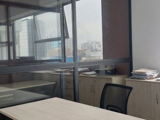 Foto 5 de ALQUILER DE MODERNA OFICINA DE TRES HAMIENTES EN AV. AREQUIPA