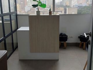 Foto 9 de ALQUILER DE MODERNA OFICINA DE TRES HAMIENTES EN AV. AREQUIPA
