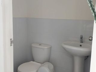 Foto 13 de ALQUILER DE MODERNA OFICINA DE TRES HAMIENTES EN AV. AREQUIPA
