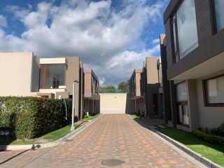 Foto 13 de Venta casa en Cumbayá santa Ines
