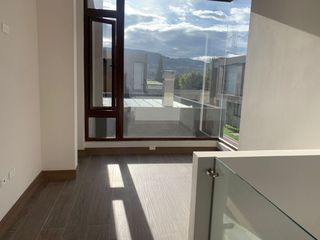 Foto 3 de Venta casa en Cumbayá santa Ines