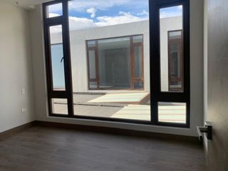 Foto 27 de Venta casa en Cumbayá santa Ines