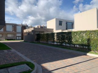 Foto 32 de Venta casa en Cumbayá santa Ines