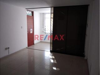 Foto 5 de Venta De Departamento Piso 2 En Cercado De Lima 30 M2
