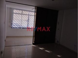 Foto 7 de Venta De Departamento Piso 2 En Cercado De Lima 30 M2