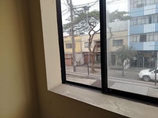 Foto 6 de Venta De Oficina 30 M2 En Cercado De Lima