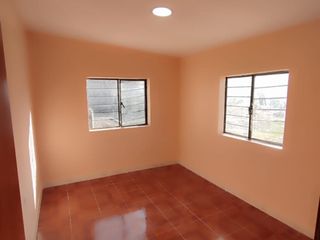 Foto 2 de RENTA CASA CON TERRENO SECTOR CALDERON