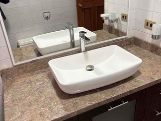 Foto 7 de renta departamento  vacío o amoblado  200 m2 González Suárez vista a Guápulo  3 habitaciones c/u con baño  más estudio 2 parqueos piscina gimnasio