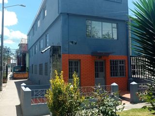Foto 1 de SE VENDE EXCELENTE CASA ESQUINERA BARRIO OSPINA PEREZ