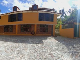 Foto 2 de 💼 ¡OPORTUNIDAD ÚNICA PARA TU NEGOCIO EN POMASQUI! CASAS CON AMPLIOS ESPACIOS Y GRAN POTENCIAL COMERCIAL