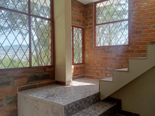Foto 36 de 💼 ¡OPORTUNIDAD ÚNICA PARA TU NEGOCIO EN POMASQUI! CASAS CON AMPLIOS ESPACIOS Y GRAN POTENCIAL COMERCIAL