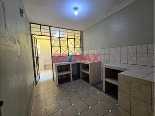Foto 4 de Se Vende Casa Con Local Comercial En Sjl