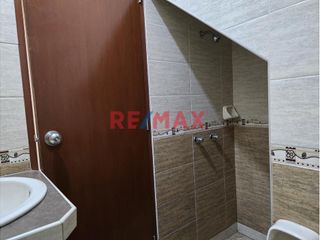 Foto 7 de Se Vende Casa Con Local Comercial En Sjl