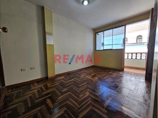 Foto 9 de Se Vende Casa Con Local Comercial En Sjl