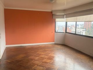 Foto 2 de Venta de Departamento Sector González Suarez, cerca al Hotel Quito
