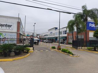 Foto 8 de Se arrienda local comercial en centro comercial Mix Center