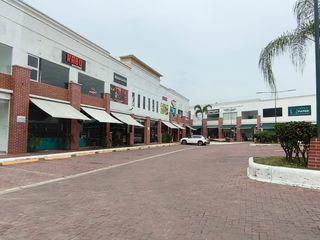 Foto 3 de Se arrienda local comercial en centro comercial Mix Center
