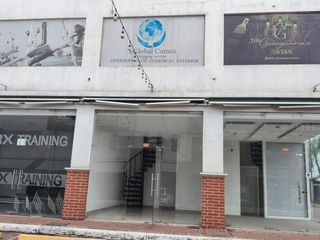 Foto 20 de Se arrienda local comercial en centro comercial Mix Center