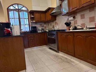 Foto 2 de VENTA CASA GRAND BOURG CON PILETA