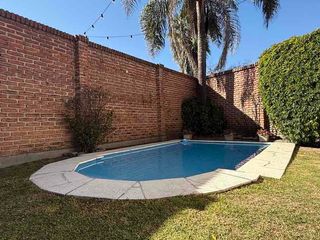 Foto 3 de VENTA CASA GRAND BOURG CON PILETA