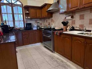 Foto 7 de VENTA CASA GRAND BOURG CON PILETA