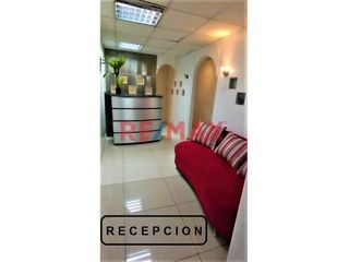 Foto 2 de Alquiler De Oficina Amoblado O Sin Amoblar 53M2 Piso 3 Galeria La Once Lima