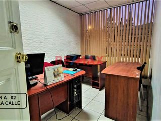 Foto 4 de Alquiler De Oficina Amoblado O Sin Amoblar 53M2 Piso 3 Galeria La Once Lima