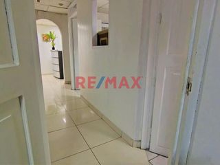 Foto 10 de Alquiler De Oficina Amoblado O Sin Amoblar 53M2 Piso 3 Galeria La Once Lima