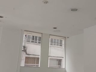 Foto 7 de Rento Local Comercial de 110 M2 en la Avenida América , Quito , Ecuador.