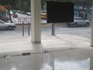 Foto 6 de Rento Local Comercial de 110 M2 en la Avenida América , Quito , Ecuador.